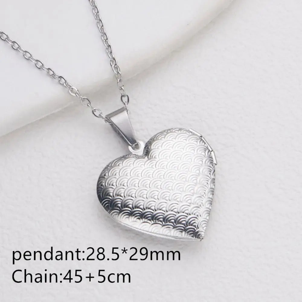 ❤️📸 Openable Heart Photo Locket Necklace – DIY Gift